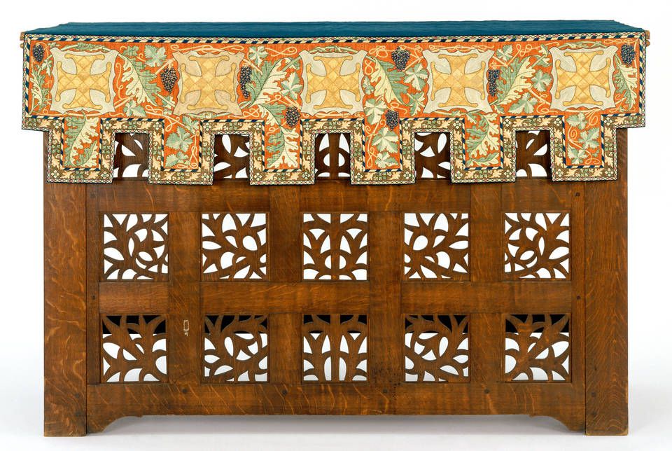 Philip Webb tarafından tasarlanan, John Garrett ve Son tarafından üretilen Altar masası,1897, İngiltere. Müze numarası W.4-2003. © Victoria ve Albert Müzesi, Londra