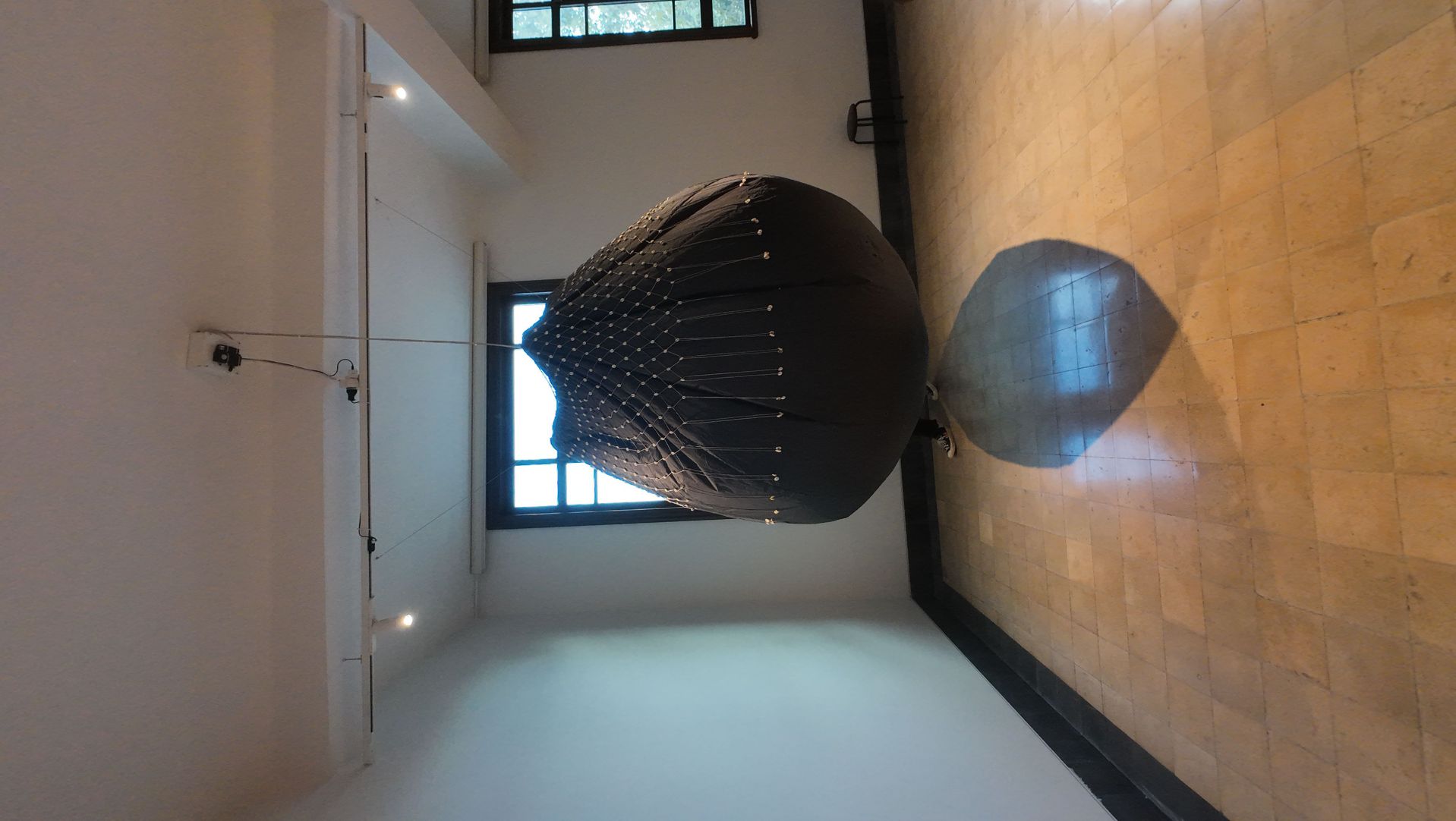 Nolan Oswald Dennis: Kesilen Nefes Modeli ve Sürdürülebilir Sanat